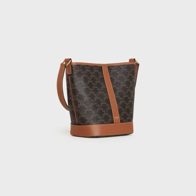 Piccola borsa a secchiello in Triomphe Canvas e pelle di vitello Piccola borsa a secchiello in Triomphe Canvas e pelle di vitello