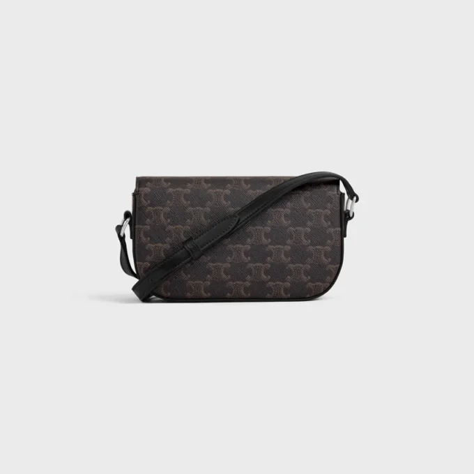 Piccola borsa a tracolla Triomphe in Triomphe Canvas e pelle di vitello Piccola borsa a tracolla Triomphe in Triomphe Canvas e pelle di vitello