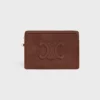 Piccola pochette con tracolla Cuir Triomphe in pelle di vitello martellata Piccola pochette con tracolla Cuir Triomphe in pelle di vitello martellata