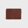Piccola pochette con tracolla Cuir Triomphe in pelle di vitello martellata Piccola pochette con tracolla Cuir Triomphe in pelle di vitello martellata