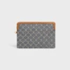Piccola pochette con tracolla in Cuir Triomphe in Jacquard Triomphe su tutta la superficie Piccola pochette con tracolla in Cuir Triomphe in Jacquard Triomphe su tutta la superficie