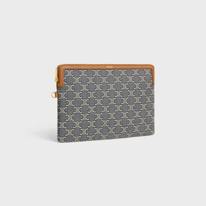 Piccola pochette con tracolla in Cuir Triomphe in Jacquard Triomphe su tutta la superficie Piccola pochette con tracolla in Cuir Triomphe in Jacquard Triomphe su tutta la superficie