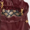 Piccola pochette in pelle di agnello con cristalli Piccola pochette in pelle di agnello con cristalli