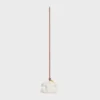Portachiavi Triomphe Pom-Pom in cotone lavorato all’uncinetto con finiture dorate Portachiavi Triomphe Pom-Pom in cotone lavorato all’uncinetto con finiture dorate
