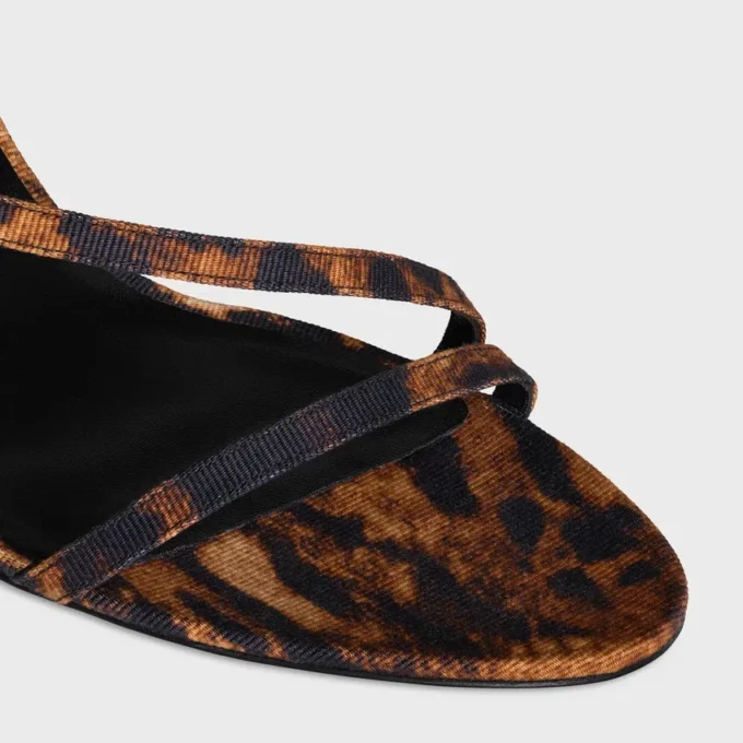 Sandalo CELINE Ava in tessuto gros grain con stampa leopardata Sandalo CELINE Ava in tessuto gros grain con stampa leopardata