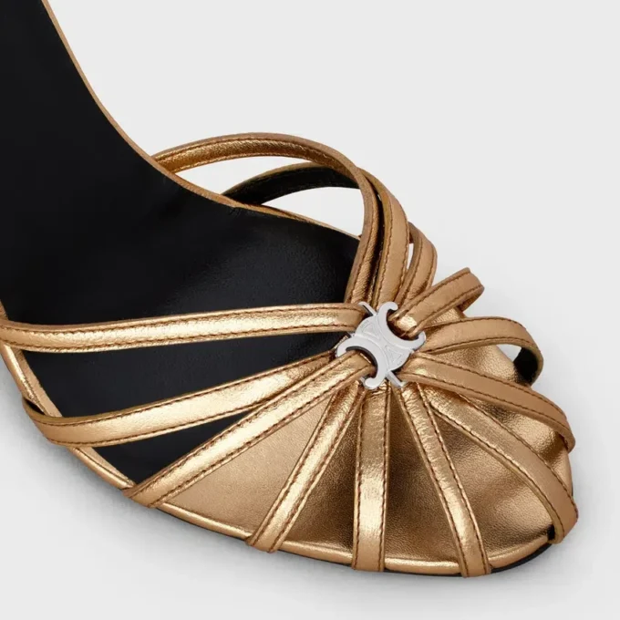 Sandalo CELINE Triomphe in pelle di agnello laminata Sandalo CELINE Triomphe in pelle di agnello laminata