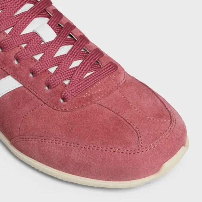 Sneaker CELINE Jogger Low con lacci e motivo Triomphe in pelle di vitello scamosciata e pelle di vitello Sneaker CELINE Jogger Low con lacci e motivo Triomphe in pelle di vitello scamosciata e pelle di vitello